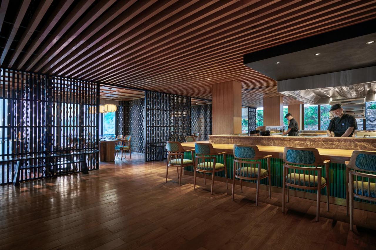 Hôtel Perle d'Orient Cat Ba - MGallery Chan Chau Buitenkant foto Sushi Bar