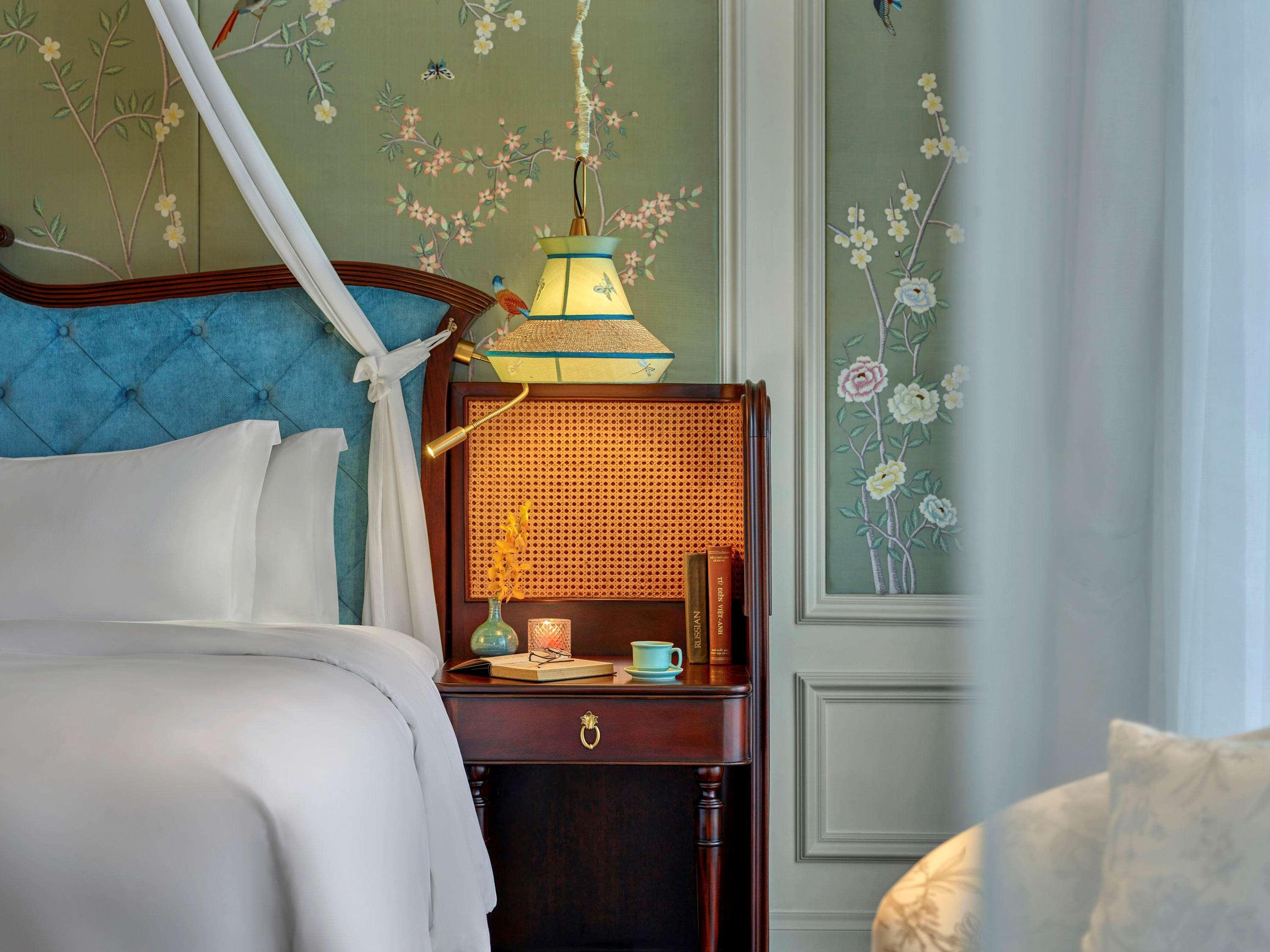 Hôtel Perle d'Orient Cat Ba - MGallery Chan Chau Buitenkant foto A bedroom at the Mandarin Oriental, Bangkok